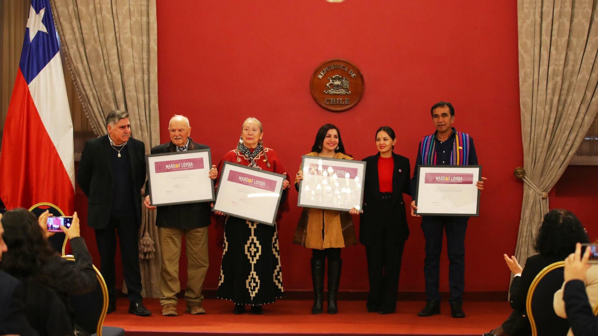 Ministerio de las Culturas entregó Premio a la Trayectoria en Cultura Margot Loyola Palacios en La Moneda