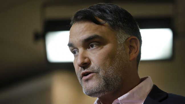 Macaya critica la postura del Gobierno por pensiones: «No concuerda con la opinión de los chilenos»