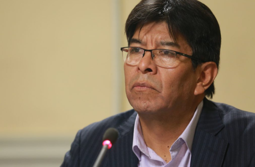 Senador Velásquez por debate sobre Ley de Notarios: “La manera en cómo se ha desarrollado alimenta desconfianzas para la ciudadanía”
