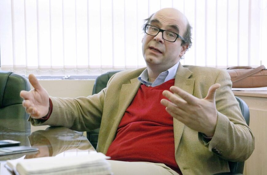 Fernando Atria: “El fracaso del primer proceso constituyente fue una catástrofe para Chile”