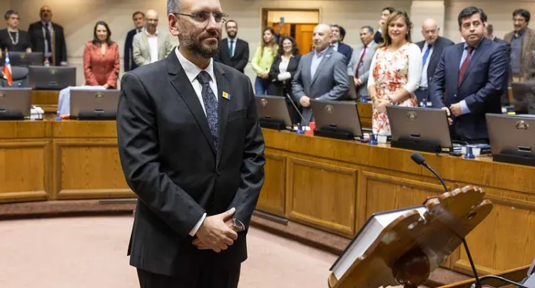 Tomás de Rementería asume como senador de la República