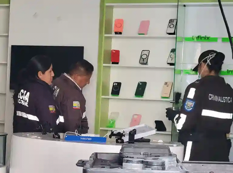 Turbazo en tienda de celulares: detienen a menores delincuentes