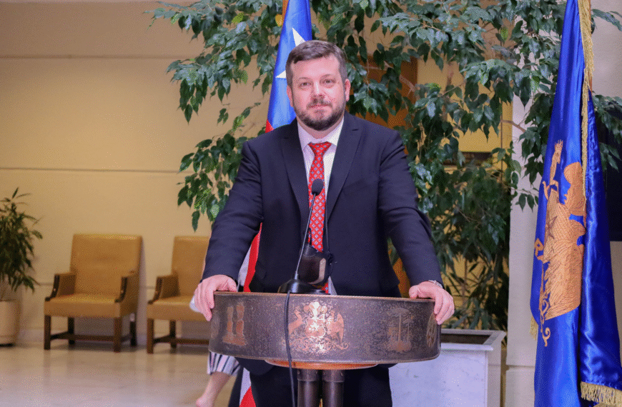 Johannes Kaiser rechaza acuerdo de la Comisión para la Paz