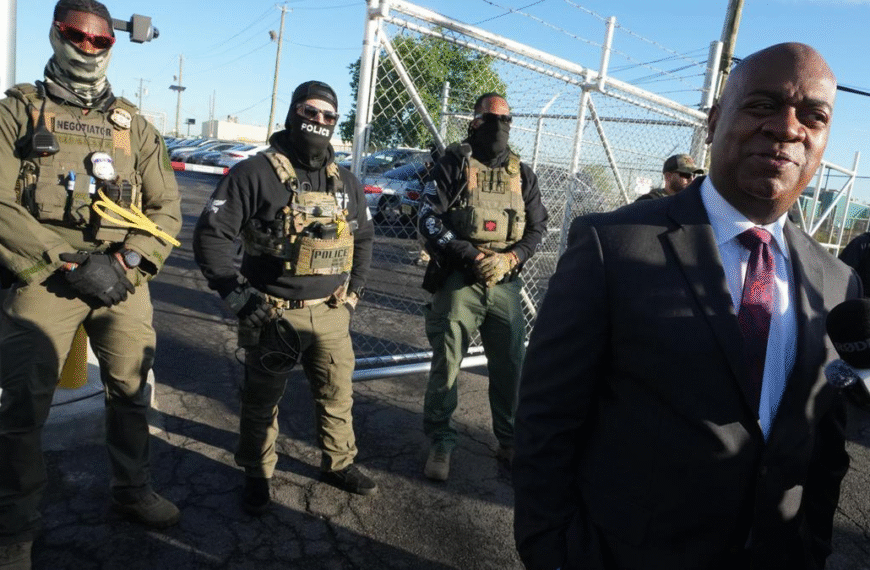 Detención de Migrantes: Arresto del Alcalde de Newark
